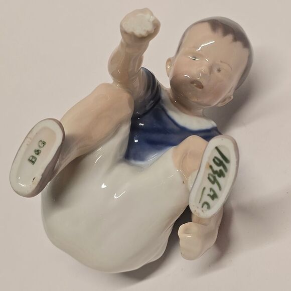 Bing & Grondahl Porcelain Figurine #1636 Dickie Boy B&G - Picture 3 of 9